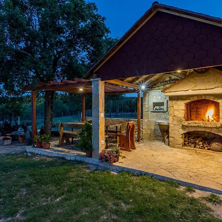 Holiday home Podrugovi Dvori Mit Pool *