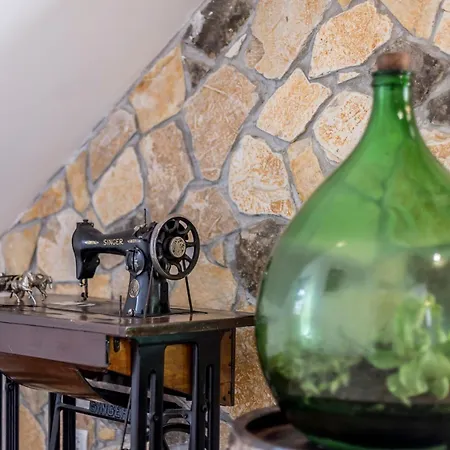 Holiday home Podrugovi Dvori Mit Pool Koprivno