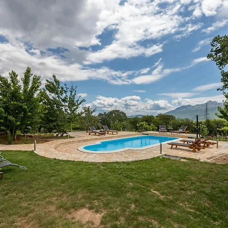 Podrugovi Dvori Mit Pool Koprivno