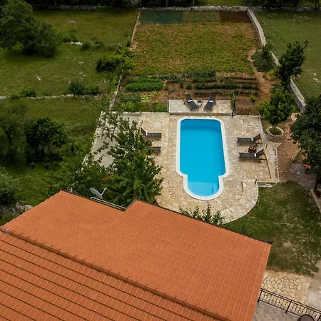 Podrugovi Dvori Mit Pool