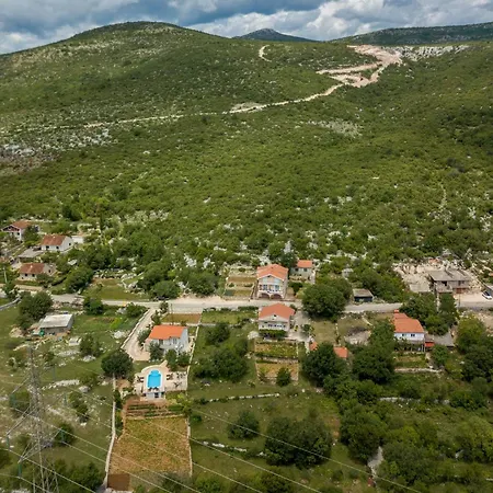 Podrugovi Dvori Mit Pool Holiday home